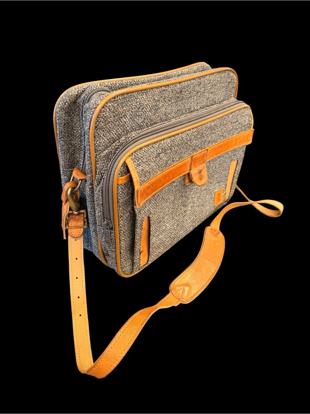 Vintage Hartmann Luggage Tweed & Leather Travel Shoulder Messenger Bag Carry On